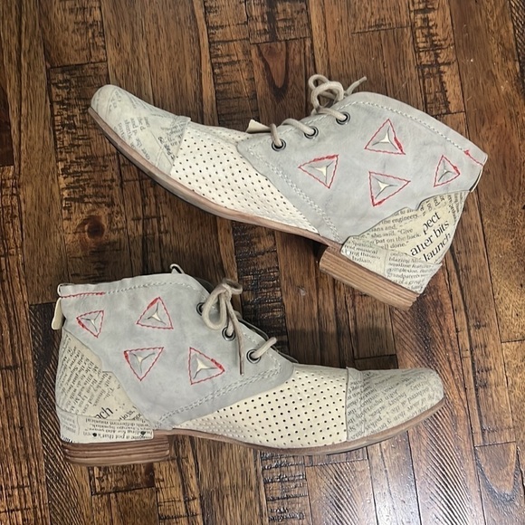 VTG Clocharme Ankle Bootie newsprint cap toe lace up 80’s size 37 - Picture 2 of 16